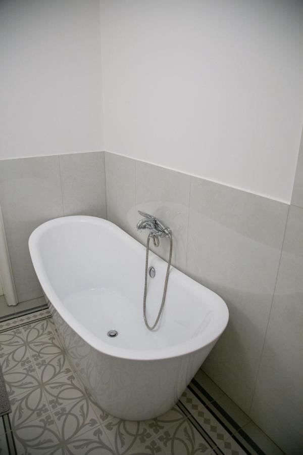 Velky 3-Izbovy Apartman Bratislava-Stare Mesto Exterior photo